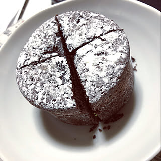 クラブハリエのチョコレートケーキ/マンション暮らし/いいねと、フォローの押し逃げすみません!/コメントお気遣いなく♡/賃貸 1LDK...などのインテリア実例 - 2019-12-25 01:08:57
