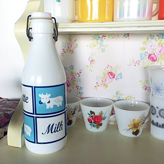 机/ミルクボトル/リサイクルショップ戦利品/古いものを愛する暮らし/レトロ...などのインテリア実例 - 2017-06-12 12:39:05