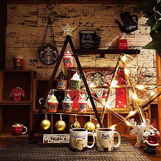 玄関/入り口/スタバ看板風/スタバ✨クリスマスオーナメント/フラペツリー✨/クリスマスツリー...などのインテリア実例 - 2017-11-12 18:02:19