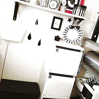 キッチン/ゴミ箱/白黒な部屋が見たいのインテリア実例 - 2012-10-12 07:54:34