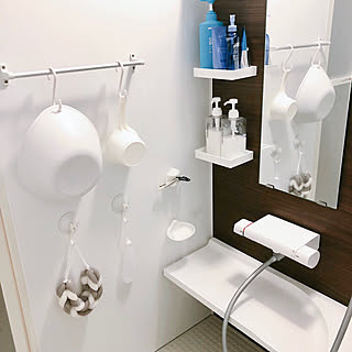 女性の、4LDK、家族住まいの「バス/トイレ」についてのインテリア実例