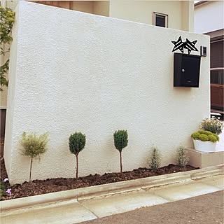 北欧 門柱前の花壇のインテリア実例 Roomclip ルームクリップ 北欧 門柱前の花壇のインテリア実例 Roomclip ルームクリップ