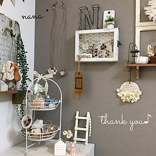 リビング/ミニチュア雑貨/コルクアレンジ*/ドライローズのアロマワックスバー/ミニトランク*お花アレンジ*ミニラダー...などのインテリア実例 - 2017-05-30 12:48:10