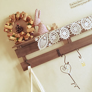 玄関/入り口/ハンドメイド/リース/ワインコルクアレンジ/ワイヤークラフト/すのこ棚DIY...などのインテリア実例 - 2018-09-26 18:29:20