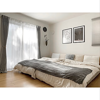 ポスター/脚付きマットレス/H&M HOME/ベッド/海外インテリアに憧れる...などのインテリア実例 - 2020-01-21 11:05:37