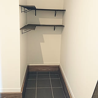棚/玄関土間収納/棚DIY/ステイン塗装/強度が不安...などのインテリア実例 - 2019-05-05 22:36:43
