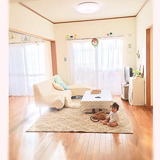 部屋全体/ニトリテーブルクロス/シンプル/家族の空間/観葉植物/ニトリラグ...などのインテリア実例 - 2017-12-12 08:51:35