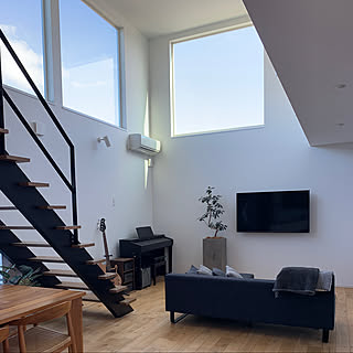 吹き抜けのある家 窓のある風景のインテリア実例 Roomclip ルームクリップ