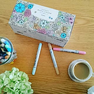 棚/ネピア大人の鼻セレブ/塗り絵ができるティッシュ/お部屋にFIT/おはようございます☺︎...などのインテリア実例 - 2017-04-26 07:15:44