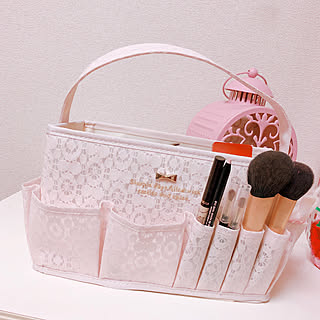 棚/ピンク/レース/コスメ収納/コスメバスケット...などのインテリア実例 - 2019-01-19 13:46:40