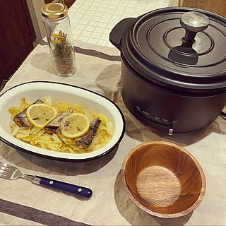 電気グリル鍋/晩ご飯/ニンニク/オイルサーディン缶/くらしのeショップモニター...などのインテリア実例 - 2020-02-05 19:43:16