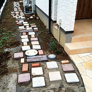 玄関/入り口/小道/腰痛との戦い/ヤブ蚊との死闘/庭への小道...などのインテリア実例 - 2018-10-11 08:25:39