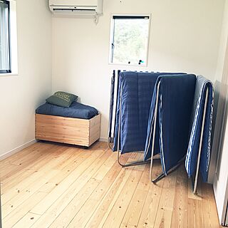 ベッド周り/カーテンもまだなし/収納なし/無塗装/無垢の床...などのインテリア実例 - 2016-09-20 08:07:25