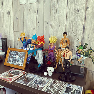 ワンピースフィギュア ドラゴンボールフィギュアのおしゃれなアレンジ 飾り方のインテリア実例 Roomclip ルームクリップ