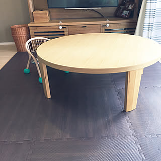 リビング/木目調ジョイントマット/丸テーブル/円卓/ローテーブル...などのインテリア実例 - 2018-01-21 16:35:58