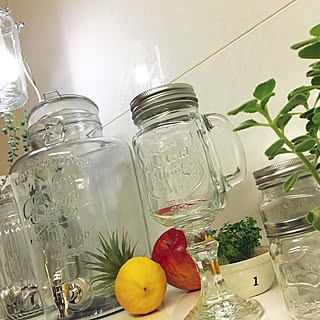 キッチン/ガラスびん大好き❤️/ウォーターサーバー/ハーブ栽培/大好き雑貨...などのインテリア実例 - 2016-06-20 23:14:02