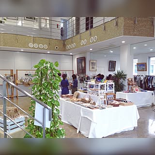 部屋全体/イベント会場/ガラス張りのショールーム/遊びに来てね☆/お嫁に行けるかな♡...などのインテリア実例 - 2016-05-18 07:06:18