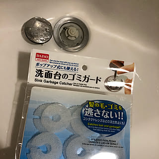 洗面台の排水口/排水口の掃除嫌い/洗面台ゴミガード/ダイソー/ボチボチ→コツコツと...などのインテリア実例 - 2019-10-30 16:49:36