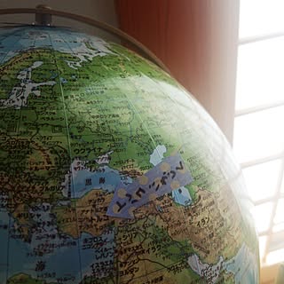 女性の、2LDK、家族住まいの「リビング」についてのインテリア実例