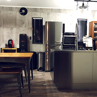 コンクリート打ちっぱなし風壁紙のインテリア実例 Roomclip ルームクリップ