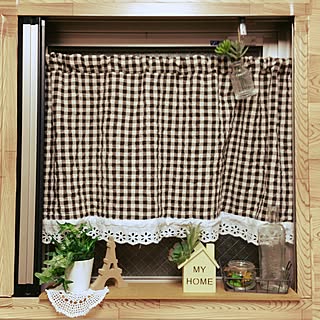 女性の、3LDK、家族住まいの「壁/天井」についてのインテリア実例