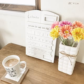 机/プレゼントのコースター/daisorarinちゃん♡/セリアのフェイクグリーン/ダイソーの花瓶...などのインテリア実例 - 2017-03-18 09:11:24