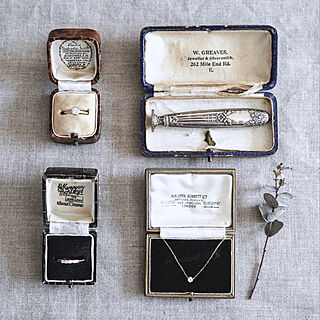 女性の、、家族住まいの「棚」についてのインテリア実例