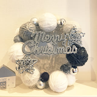玄関/入り口/ホワイトが好き♡/ホワイトインテリアに憧れて♡/クリスマスディスプレイ/玄関ニッチ...などのインテリア実例 - 2017-11-22 12:24:34