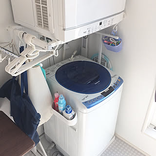 女性の、4LDK、家族住まいの「バス/トイレ」についてのインテリア実例