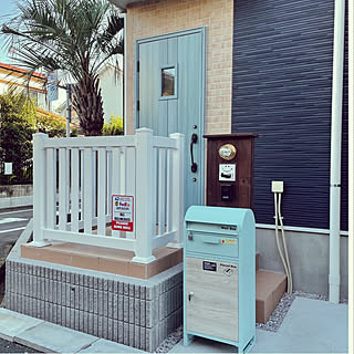 玄関ポーチ アイスブルーノーチェのおしゃれなインテリアコーディネート レイアウトの実例 Roomclip ルームクリップ