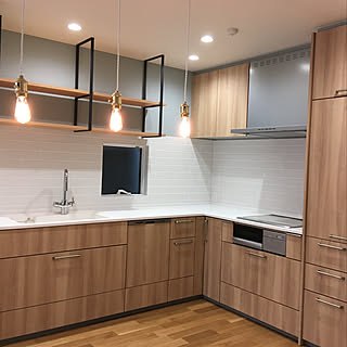 ブルーグレーの壁紙/ブルーグレー/飾り棚/ペンダントライト/タイルキッチン...などのインテリア実例 - 2020-02-24 09:12:17