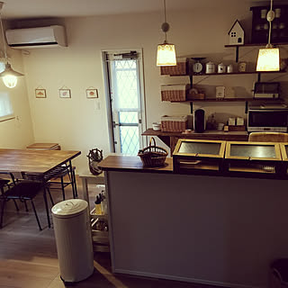 部屋全体/カフェ風/木製/ナチュラルインテリア/ナチュラル...などのインテリア実例 - 2017-10-01 06:37:23