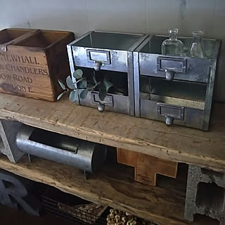 シェルフ/セリア/100均アイテム/足場板古材/ブリキ...などのインテリア実例 - 2018-09-16 16:52:39