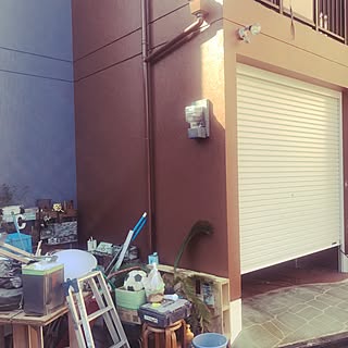 部屋全体/シャッターつけちゃいました♪/!!!!!アホ仲間!!!!!/フェイクに水あげ隊/インスタ→chiisoccer_11...などのインテリア実例 - 2017-05-28 09:28:45
