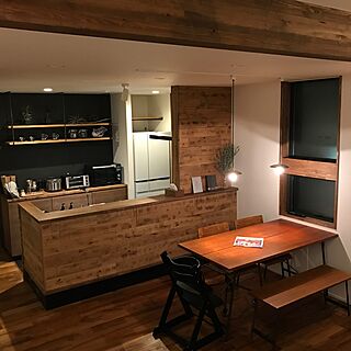 部屋全体/ダイニングテーブル/英字新聞/アイアンシェルフ/キッチン...などのインテリア実例 - 2017-03-15 19:30:17