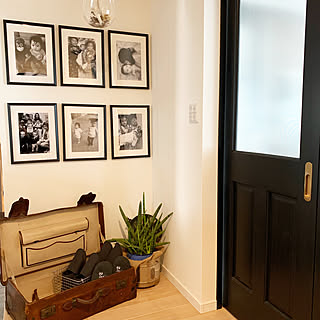 モノトーン 黒いドアのおしゃれなインテリア 部屋 家具の実例 Roomclip ルームクリップ