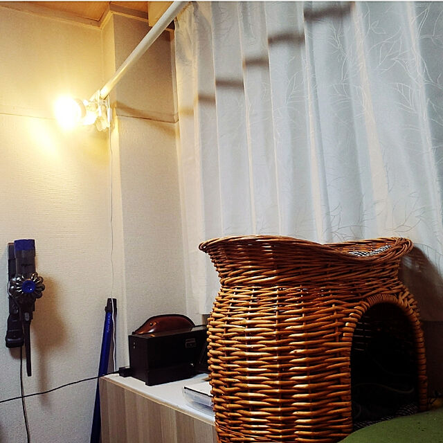 masSimonのニトリ-遮光1級・遮熱・遮音カーテン(リラ アイボリー 100X135X2) の家具・インテリア写真