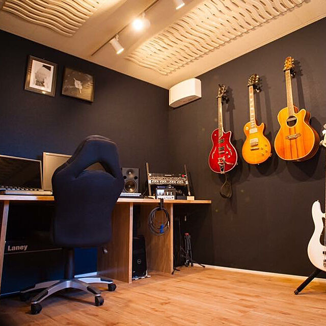 Bebeの-NEUMA ギターハンガー 壁掛け ギタースタンド 自動ロック 取付簡単 スクリュー付きの家具・インテリア写真