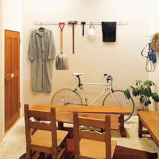 写真付きレビュー ウォールメイツ 正規品 スリム長押 180cm 3色 壁掛け フック おしゃれ 石膏ボード ウォールハンガー 賃貸 壁掛けハンガー 洋服掛け 壁 長押 なげし レールフック 玄関 コート Diy ピン ネジ 壁面収納 送料無料の通販商品 口コミ情報 Roomclip 写真付きレビュー ウォールメイツ 正規品 スリム長押 180cm 3色 壁掛け フック おしゃれ 石膏ボード ウォールハンガー 賃貸 壁掛けハンガー 洋服掛け 壁 長押 なげし レールフック 玄関 コート Diy ピン ネジ 壁面収納 送料無料の通販商品 口コミ情報 Roomclip