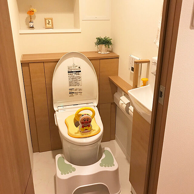 RisaのHUAKA-YAYGODトイレ踏み台 ステップ 子供 トイレトレーニング 便座 補助台 キッチン第二代 高さ約21cm (ブルー足跡)の家具・インテリア写真