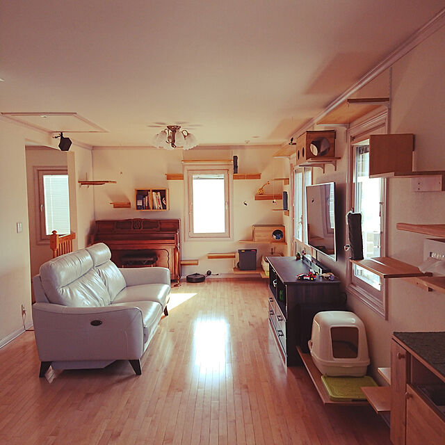 takayのニトリ-3人用両電動本革リクライニングソファ(アネーロ 両 NV LGY) の家具・インテリア写真