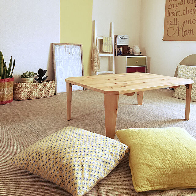 kurokoの-【5人に1人当たる】パイン材の折りたたみリビングテーブルの家具・インテリア写真
