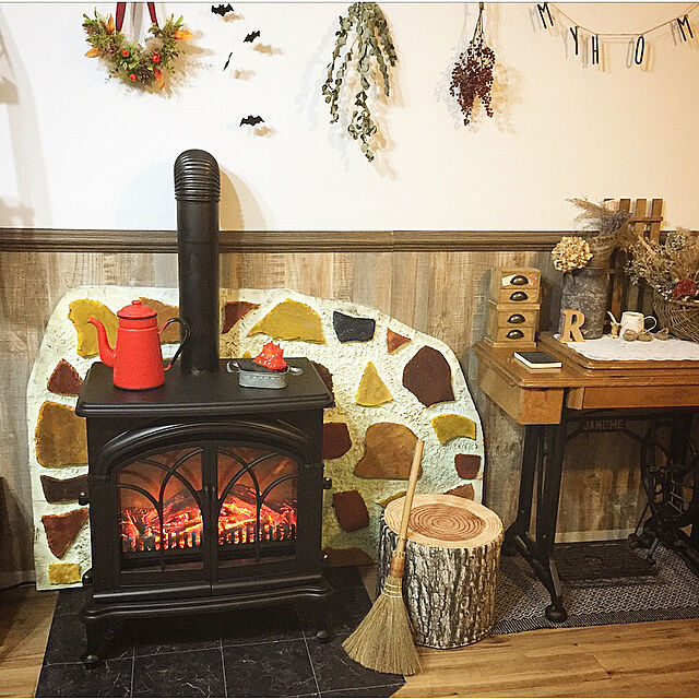Reinaのニトリ-繊細な炎の演出に心まであたたまるワイド暖炉型ファンヒーター(BK17) の家具・インテリア写真