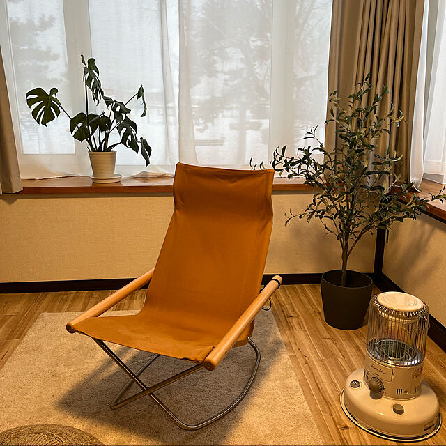 dodyのトヨトミ-トヨトミ 対流形 石油ストーブ (木造7畳まで/コンクリート9畳まで) 日本製 ホワイト RB-25M(W)…の家具・インテリア写真