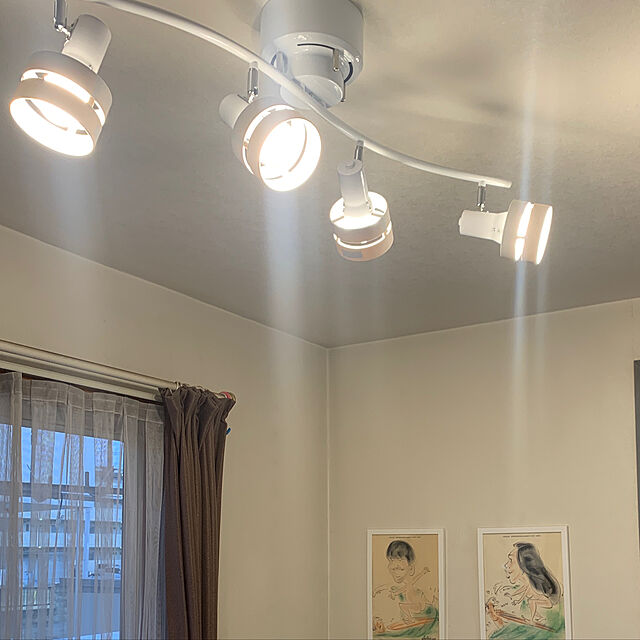kyasamaruoのBEAULIGHT-BEAULIGHT 天井照明 おしゃれ スポットライトシーリング 4灯 シーリングライト ペンダントライト シーリングスポットライト リモコン対応 LED電球付き (ホワイト, リモコン+LED電球)の家具・インテリア写真