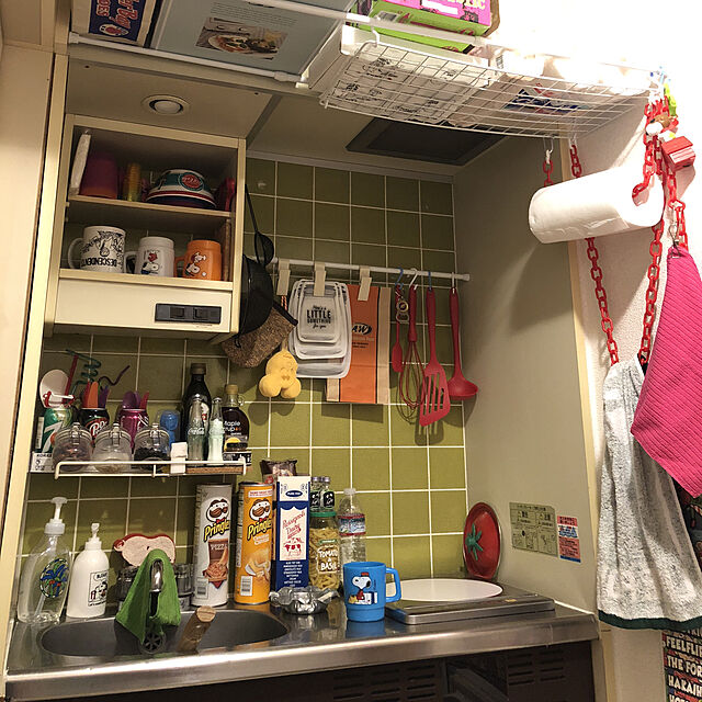 Neekoの-キッチンスポンジ PEANUTS SNOOPY（スヌーピー）・ 世界中で幅広い層に愛され続けている人気キャラクター「スヌーピー」のフェイス型がとっても可愛いキッチンスポンジ♪キッチンはもちろん、洗面所など色んな場所で使えて便利！レッド、イエロー、グリーンの3色展開。の家具・インテリア写真