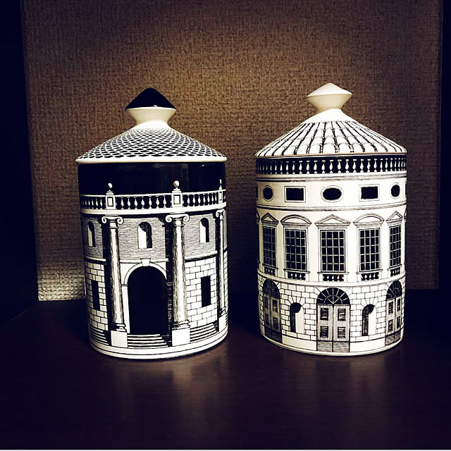 peroponの-フォルナセッティ アーキテトゥーラ センテッド キャンドル 300g【Fornasetti Architettura Scented Candle 300g】の家具・インテリア写真