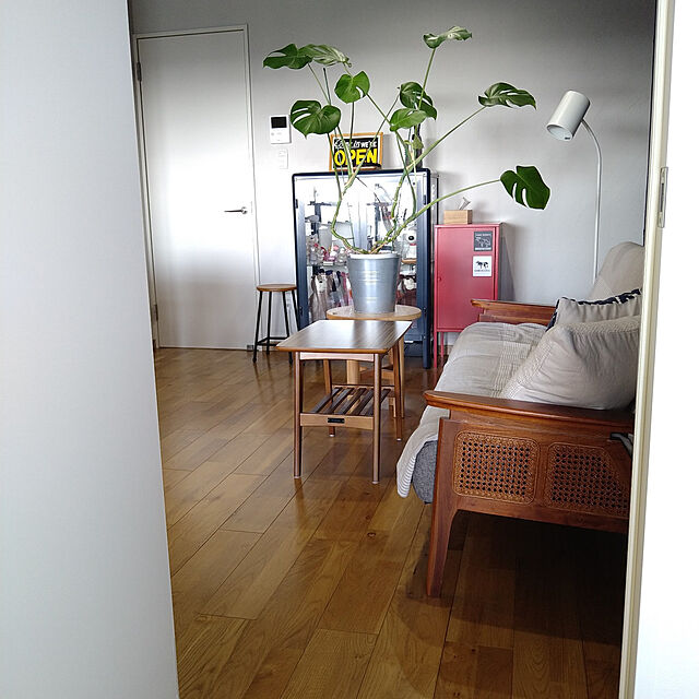 takayoの-(studio CLIP/スタディオクリップ)リサイクルウッド ラウンドスツール/ [.st](ドットエスティ)公式の家具・インテリア写真