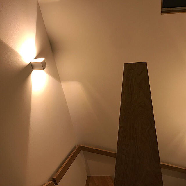 nanatomoのオーデリック-OB255197LDLEDブラケットライト 白熱灯30W相当 非調光 電球色オーデリック 照明器具 内玄関・廊下など 壁面・天井面・傾斜面取付兼用の家具・インテリア写真