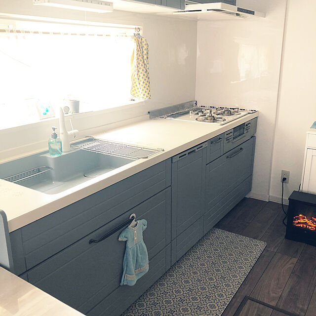 piroron2のニトリ-お手入れ簡単 水拭きできる キッチン用クッションフロアマット(タイル BL 45X180) の家具・インテリア写真